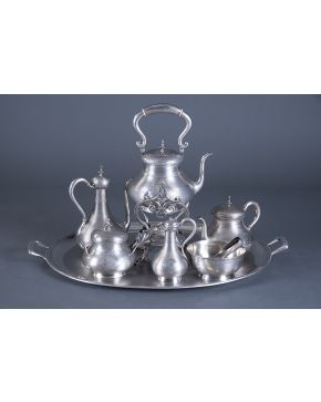 1157-Importante gran juego de café y té en plata punzonada con marcas de Hugo. Francia. C. 1850.