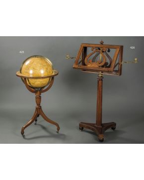 425-Globo celeste giratorio con pie en madera tallada con inscripción  Cary´s new celestial globe on with are carefully laid down the whole of the stars 