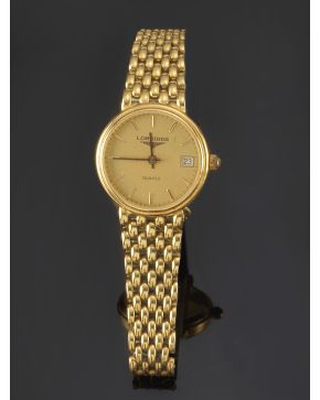 1301-RELOJ DE SEÑORA LONGINES. CAJA Y BRAZALETE EN ORO AMARILLO DE 18K. MOVIMIENTO SUIZO DE CUARZO. Esfera dorada con numeración a trazos aplicados. Vent