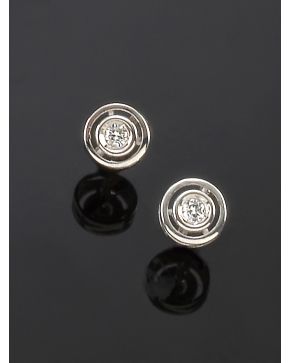 412-PENDIENTES CHATONES DE BRILLANTES. Montura de oro blanco de 18k. 