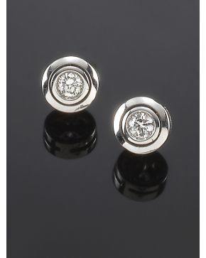 678-PENDIENTES CHATONES DE BRILLANTES. Montura de oro blanco de 18k.