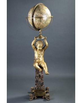 633-Globo terraqueo historicista sujeto por angelote italiano. s.XVIII. en bronce dorado sobre pedestal en marmol y bronce. s. XIX.