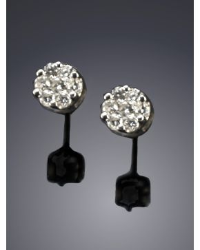 468A-PENDIENTES ROSETONES DE BRILLANTES. Montura de oro blanco de 18k. 