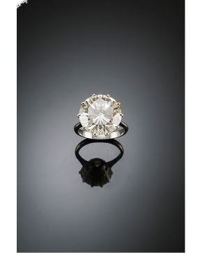 831A-EXTRAORDINARIO SOLITARIO DE 11.77 CT. DE ALTA CALIDAD POR SU PUREZA  VVS Y DE GRAN TAMAÑO.