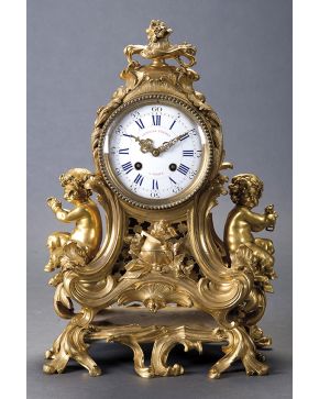 773-Reloj de sobremesa. Francia. tercer cuarto del s. XIX.