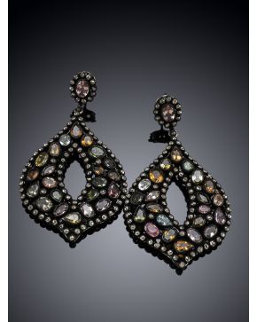 206-PENDIENTES COLGANTES DE TURMALINAS DE COLORES Y DIAMANTES ICE sobre montura de plata en oro rosa de 18k. 