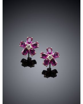 797-PENDIENTES DE BRILLANTES Y RUBÍES. Montura de oro rosa de 18k.