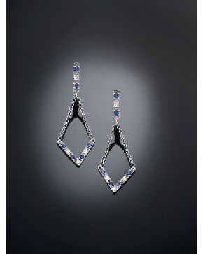 964-PENDIENTES LARGOS DE BRILLANTES. 