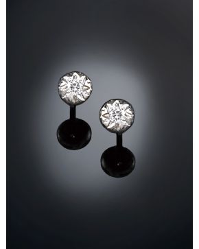 987-PENDIENTES DE BRILLANTES EN BOLITAS DE ORO BLANCO DE 18K.