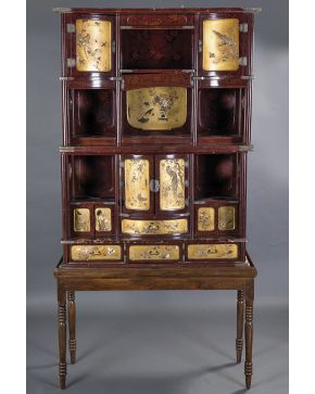 1065-Mueble oriental. pp. s. XX.