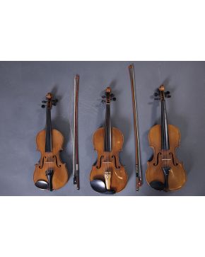 476-Violín de 3/4 de estudio. Principios del s. XX. Con estuche y arco.