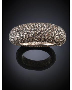 401-ORIGINAL BRAZALETE DECORADO CON PAVÉ DE CUARZOS DE DISTINTAS TONALIDADES. Montura en plata.