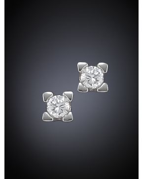 216-PENDIENTES DE BRILLANTES.