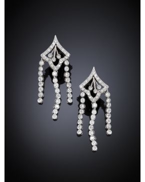 267-PENDIENTES. ESTILO ANTIGUO DE BRILLANTES. Montura de oro blanco de 18k. 