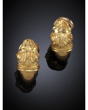 507-PENDIENTES CRIOLLAS DE FAUNAS GRIEGAS EN ORO AMARILLO DE 18K. Joyería Zolotas.