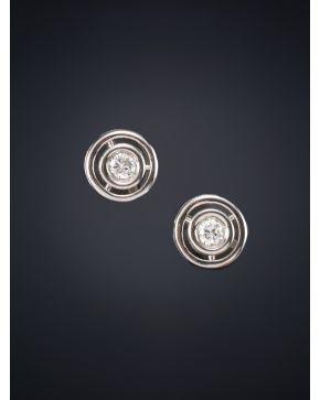 254-CHATONES DE BRILLANTES DE 0.56 CT.APROX. . Montura en oro blanco de 18k.