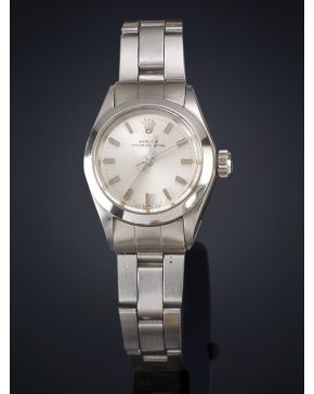 840-ROLEX OYSTER PERPETUAL. RELOJ PARA SEÑORA. CAJA Y BRAZALETE EN ACERO. MOVIMIENTO AUTOMÁTICO. Esfera plateada. numeración a trazos aplicados. aguja seg