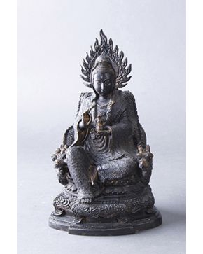 900-Escultura oriental de Guanyin. ff. s. XIX.