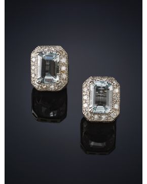 442-PENDIENTES DE AGUAMARINAS DE 3 CT. APROX. ORLADOS DE BRILLANTES. Montura de oro blanco de 18k.