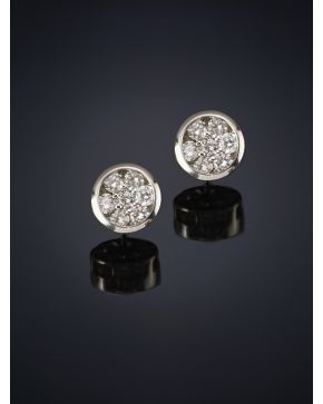 719-PENDIENTES ROSETÓN DE BRILLANTES DE 1 CT APROX.Montura en oro blanco de 18k.