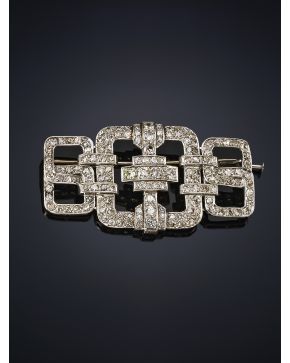 787-BROCHE ART DECO DE BRILLANTES DE 3.50 A 4 CT APROX.. Exquisito diseño geométrico en oro blanco de 18k.