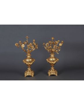 820-Trabajo francés. último cuarto del s. XIX. Pareja de candelabros de seis luces Napoleón III.