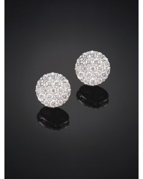 225-PENDIENTES DE BRILLANTES SOBRE MONTURA DE ORO BLANCO DE 18K.