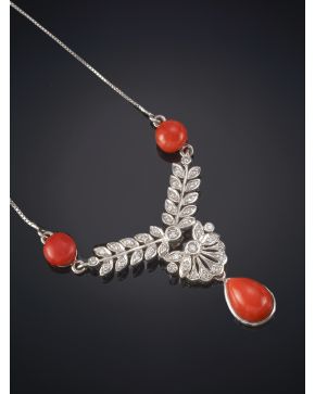 790-DELICADO PENDENTIF DE BRILLANTES CON CABUJONES DE CORAL ROJO MEDITERRÁNEO. de gran calidad. Sobre una montura de oro blanco de 18k.