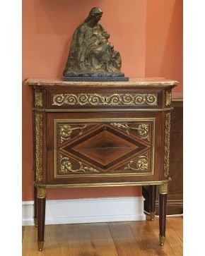 626-Demi commode estilo Luis XVI a la manera de Jean-Francois Leleu. París. c. 1880.