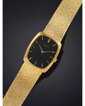 900-ELEGANTE RELOJ DE COLECCIÓN PATEK PHILIPPE . AÑO 1967. CAJA  Y BRAZALETE EN ORO AMARILLO SATINADO DE 18K. CAJA Nº 2751016. MOVIMIENTO Nº 1179549. RE