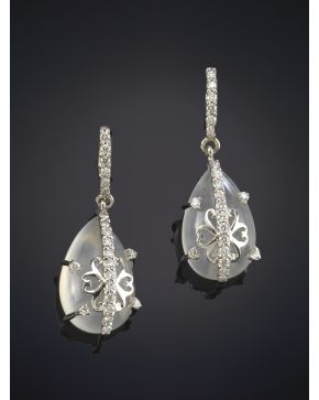 503-PENDIENTES DE BRILLANTES Y PIEDRA DE LUNA sobre una montura de oro blanco de 18k.