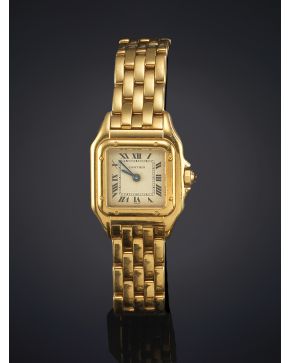 742-CARTIER MODELO PANTHERE RELOJ DE PULSERA PARA SEÑORA CON CAJA Y BRAZALETE EN ORO AMARILLO DE 18K. MOVIMIENTO SUIZO DE CUARZO. Esfera blanca con nu