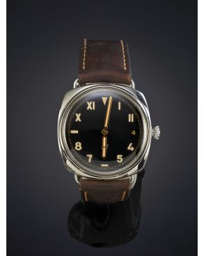 748-OFFICINE PANERAI CAL.3000 REF 00424. Reloj de pulsera para señor con caja en acero y correa de piel marrón. Esfera negra con numeración combinada ar