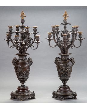 692-Francia. s. XIX. Pareja de candelabros Napoleón III.