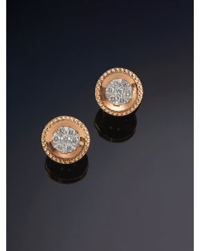 266-PENDIENTES DE BRILLANTES sobre montura de oro rosa de 18K.