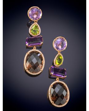 265-FAVORECEDORES PENDIENTES DE BRILLANTES Y AMATISTAS, PERIDOTOS Y TOPACIOS FUME DE BELLO COLOR sobre una montura de oro rosa de 18k.