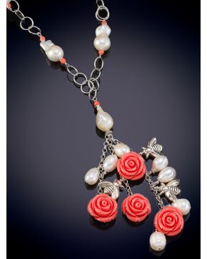 278-COLLAR CON PERLAS Y FLORES DE CORAL. 