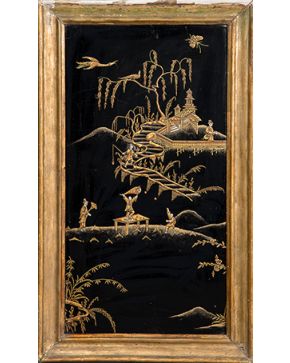 2564-Panel oriental en madera lacada y policromada representando personajes en jardín, C. 1900. Enmarcado.