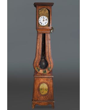 2252-Reloj de antesala tipo Morez en madera de roble con decoración pintada de flores y escena de cacería en reserva. S. XIX. 