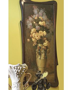 2356-ESCUELA ITALIANA, C. 1900 Jarrón con flores" Óleo sobre lienzo.  Con decorativo marco de época. en madera en su color. Firmado. Medidas: 150x67 cm."