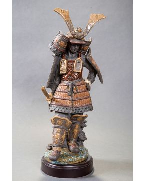 418-LLADRÓ Samurai  Escultura en gres. Firmada y numerada.  Altura: 85 cm.  