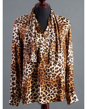 998-ESCADA" BLUSA ANIMAL PRINT. TALLA 42."