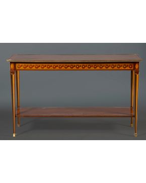 847-Consola de estilo neoclásico en madera de palma y marquetería de boj. Sobre patas de estípite.  Medidas: 80x48x135 cm.