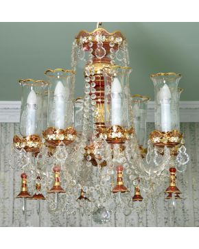 1046-Elegante lámpara chandelier de 10 luces con faroles estilo Baccarat decorado por lágrimas de cristal tallado y pandelocas, cadenas y cadenetas. F