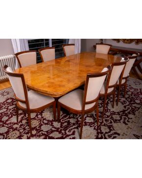 1101-CARLOS JORAL Elegante conjunto de comedor compuesto por gran mesa en madera d