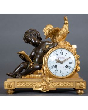 563-Reloj de sobremesa francés, c. 1770. Esfera esmaltada firmada "PASSEMENT/ HGER DU ROY/ PARIS". En bronce dorado y pavonado con figura de querubín 