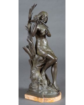 698-EDUARD DROUOT (1859-1945), C. 1920 "Figura de ninfa" Escultura en bronce pavonado sobre peana. Firmado: E. Drouot" Altura: 74 cm.  PROCEDENCIA: So