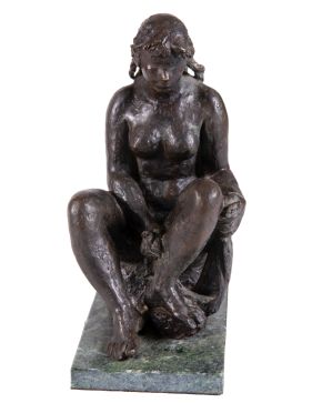 281-OCTAVIO VICENT (Valencia 1914 - 1999) Bañista"  Bronce patinado sobre peana  Firmado  Sello de fundición Capa Medidas: 30,5 x 13 x 21 cm."