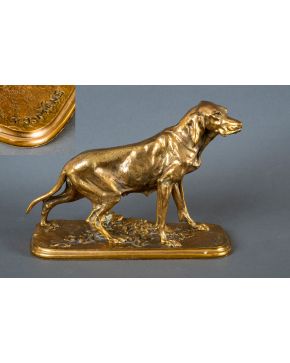 607-Pierre-Jules MENÉ (1810-1879)  "Perro"  Escultura en bronce dorado. Firmada.  Medidas: 24x10x30 cm. 	 