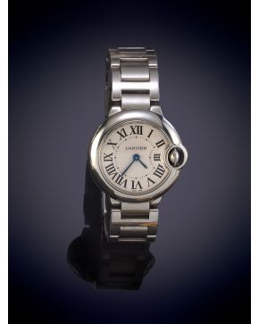 731-CARTIER"" MODELO ""ROADSTER"" RELOJ DE PULSERA PARA SEÑORA. CAJA Y BRAZALETE EN ACERO. MOVIMIENTO SUIZO DE CUARZO. Esfera blanca